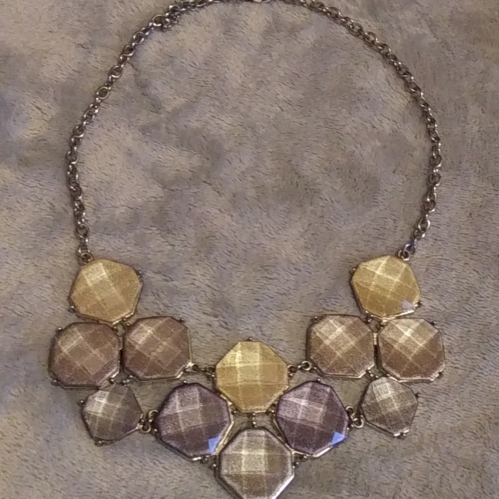 🤑3/$18 Jeweled Statement Necklace